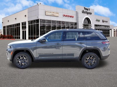 2027 Jeep Grand Cherokee Laredo Altitude 4x2 *Ltd Avail*