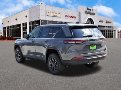 2027 Jeep Grand Cherokee Laredo Altitude 4x2 *Ltd Avail*