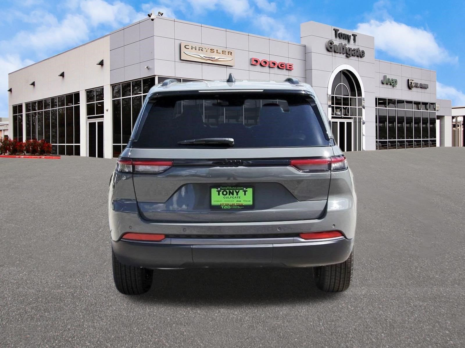 2027 Jeep Grand Cherokee Laredo Altitude 4x2 *Ltd Avail*
