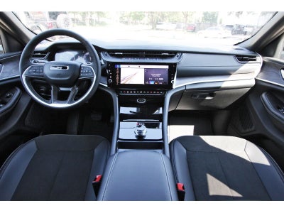 2026 Jeep Grand Cherokee Laredo Altitude 4x2