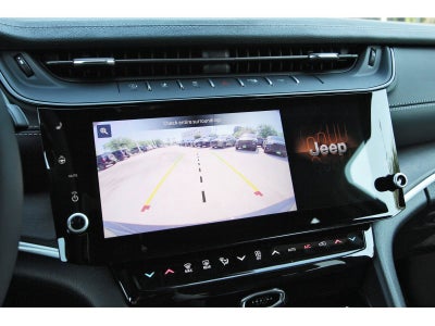 2026 Jeep Grand Cherokee Laredo Altitude 4x2