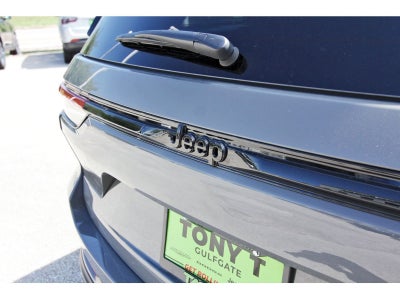 2027 Jeep Grand Cherokee Laredo Altitude 4x2 *Ltd Avail*