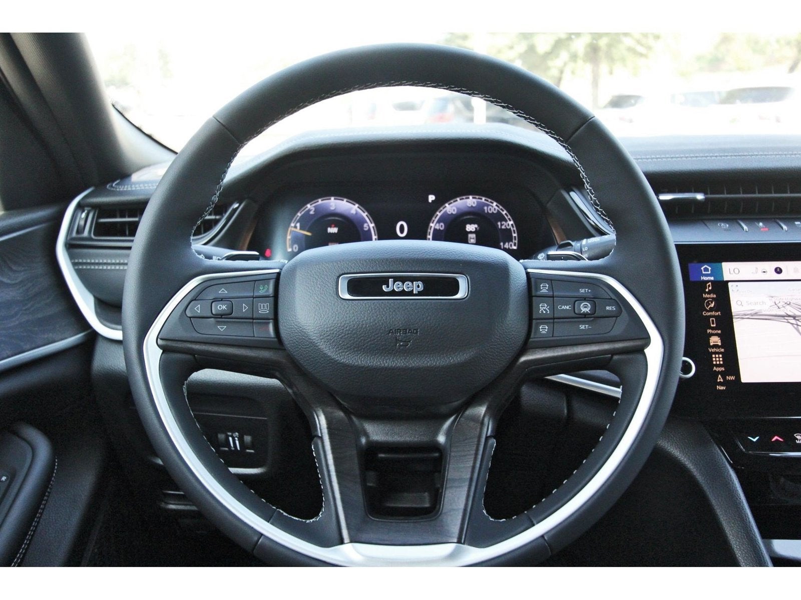 2027 Jeep Grand Cherokee Laredo Altitude 4x2 *Ltd Avail*