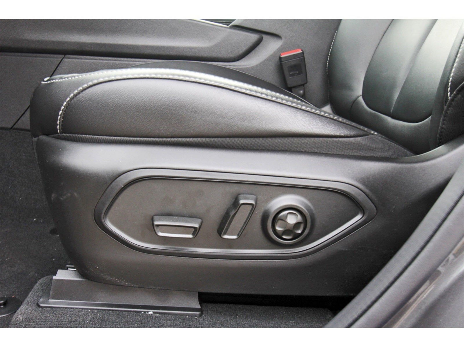 2025 Jeep Grand Cherokee Limited 4x2