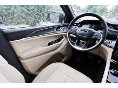 2025 Jeep Grand Cherokee Limited 4x2