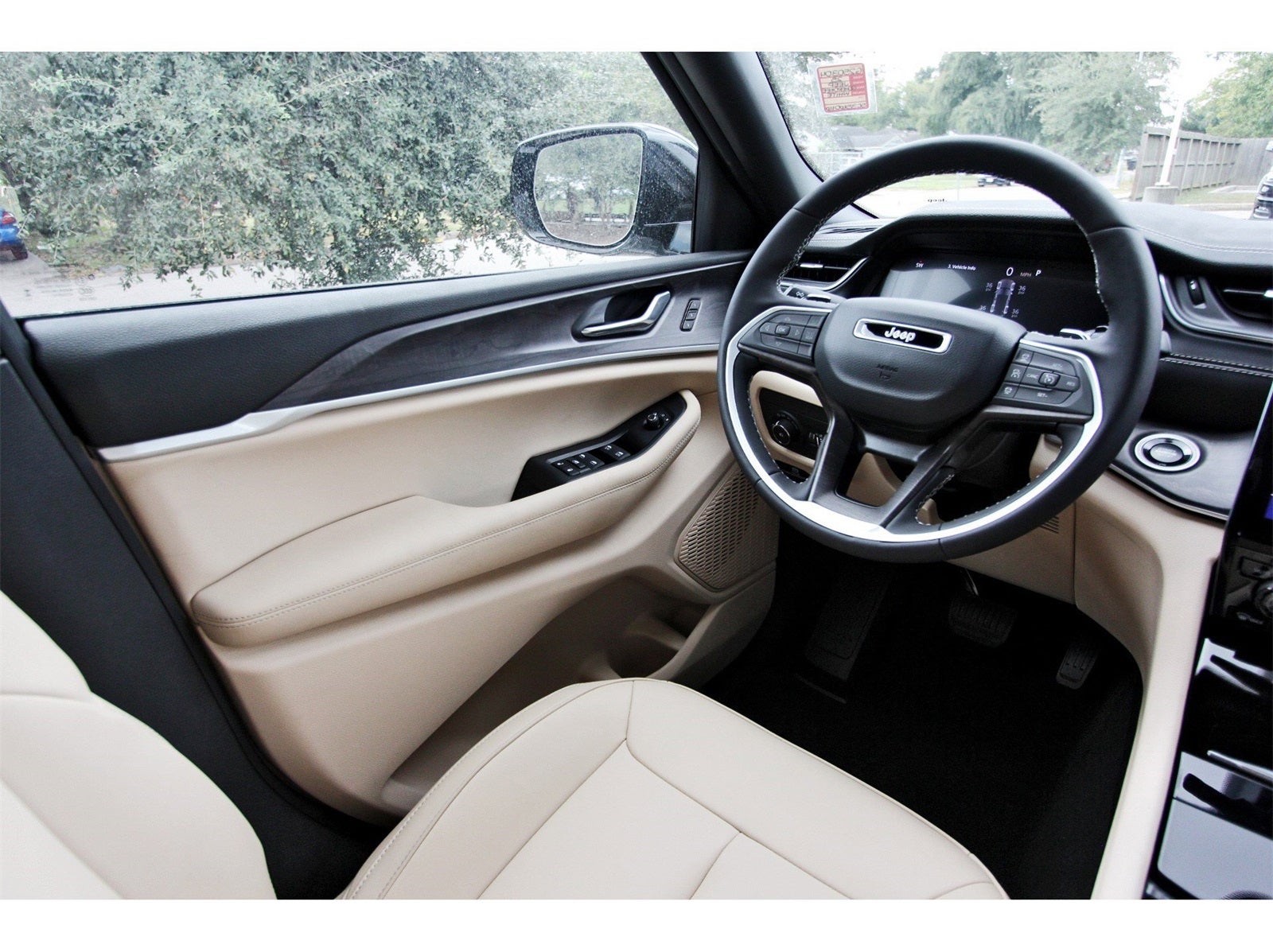 2025 Jeep Grand Cherokee Limited 4x2