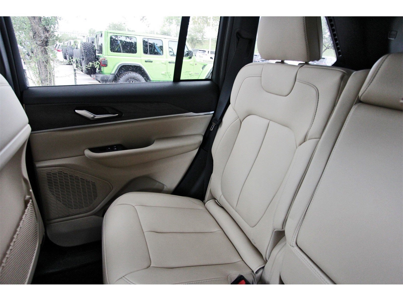 2025 Jeep Grand Cherokee Limited 4x2