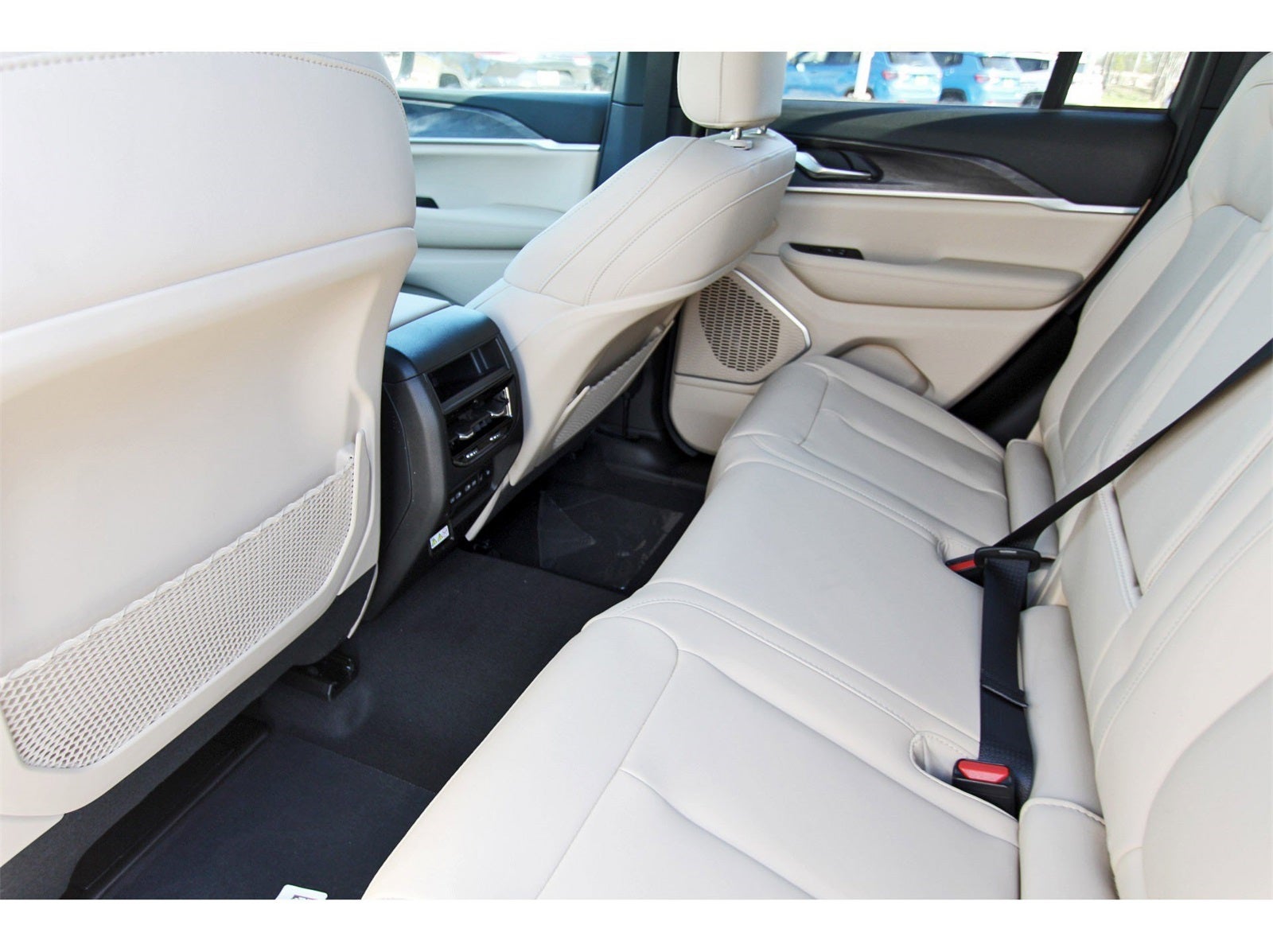 2026 Jeep Grand Cherokee Limited 4x2