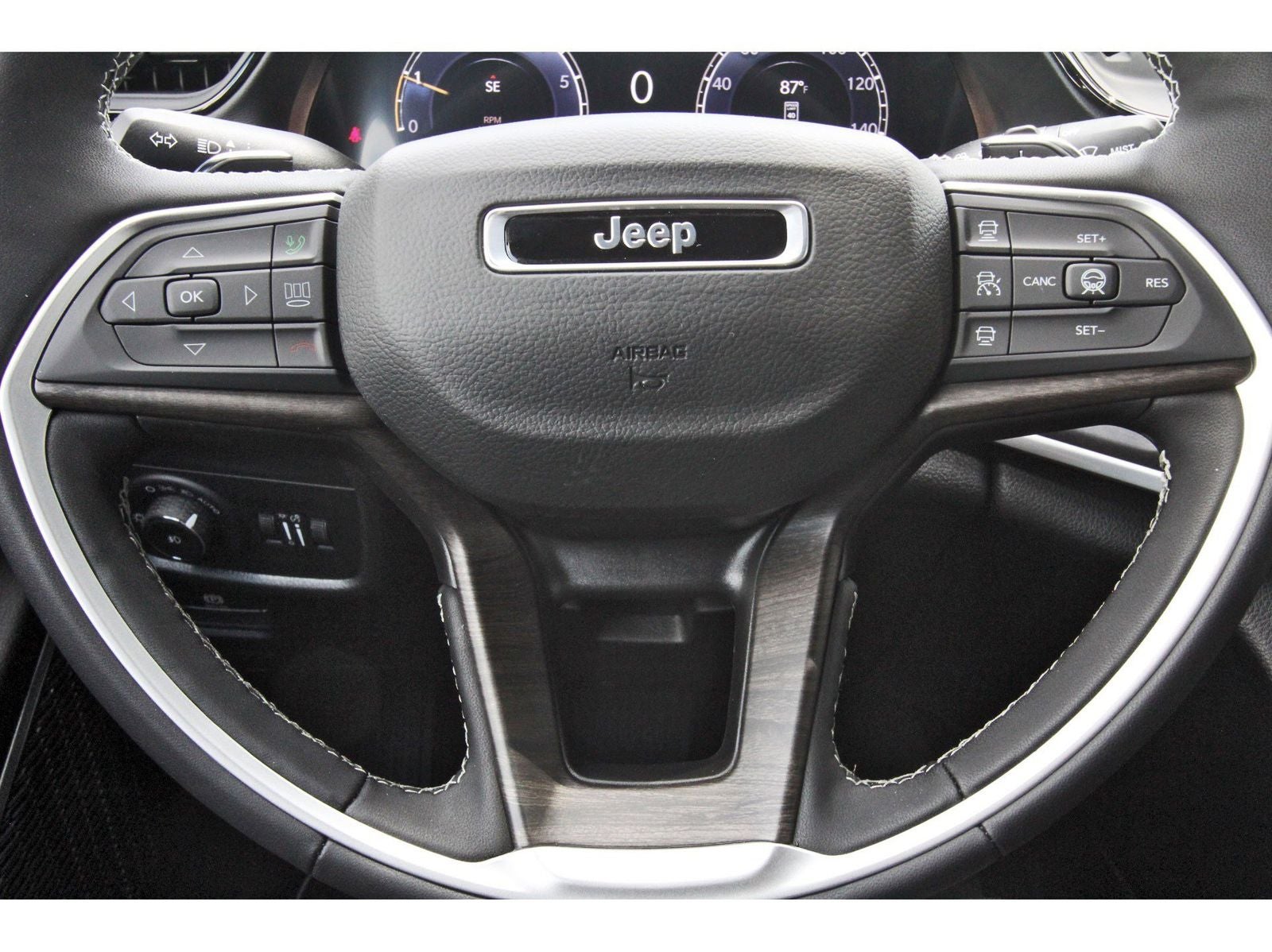 2026 Jeep Grand Cherokee Limited 4x2