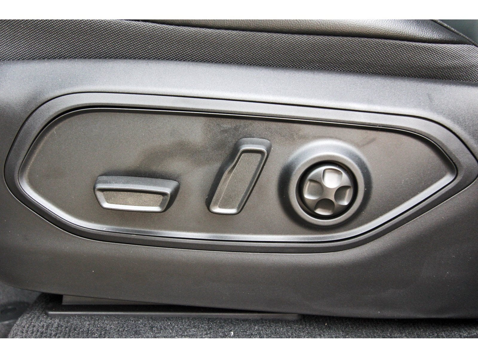 2027 Jeep Grand Cherokee Limited 4x2