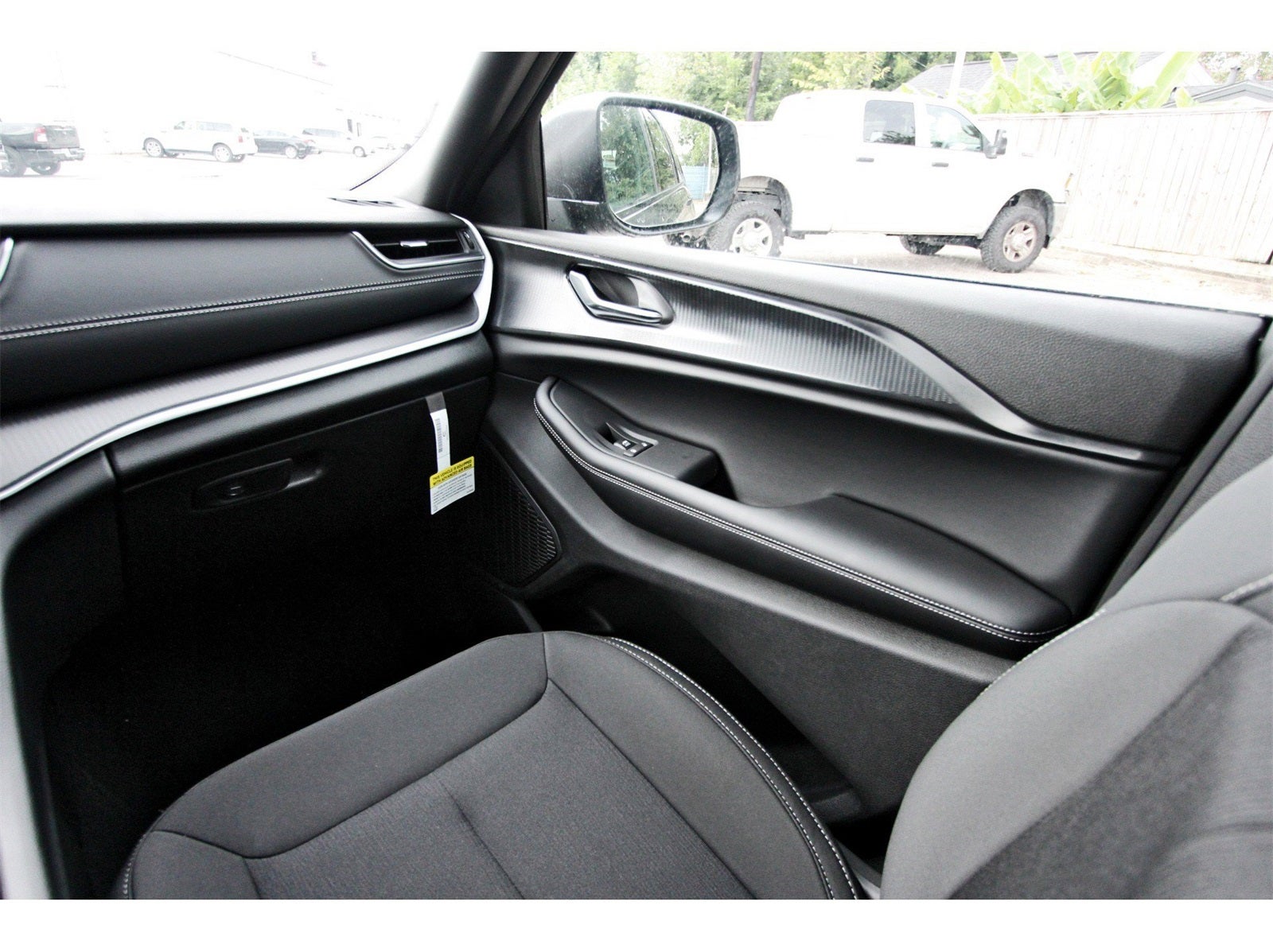 2025 Jeep Grand Cherokee L Laredo X 4x2