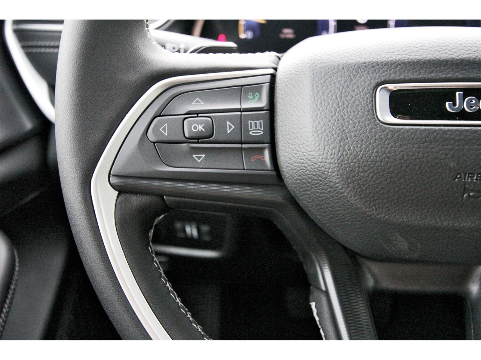 2025 Jeep Grand Cherokee L Laredo X 4x2