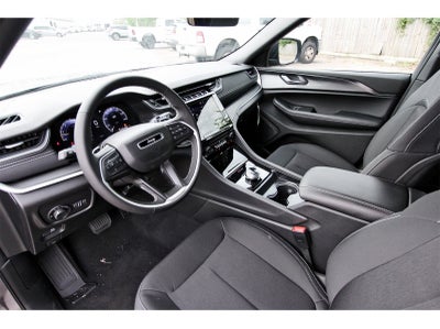 2025 Jeep Grand Cherokee L Laredo X 4x2