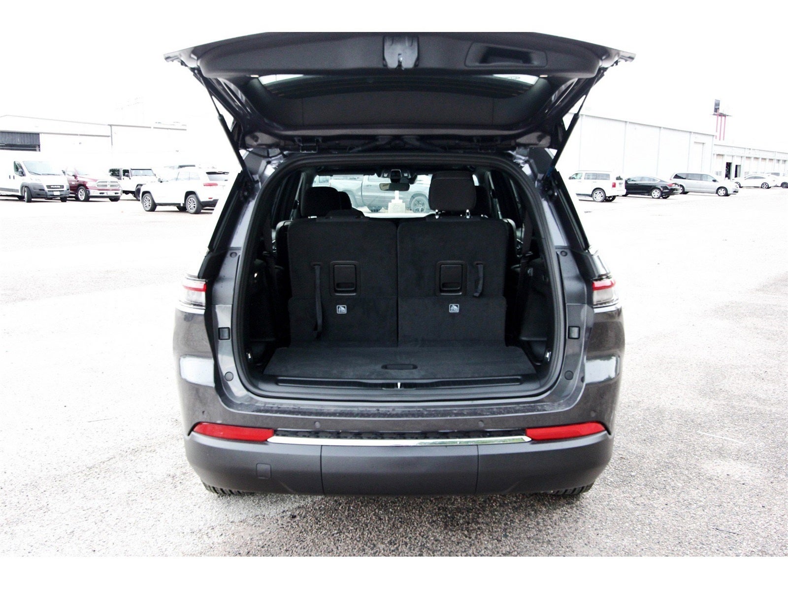 2025 Jeep Grand Cherokee L Laredo X 4x2