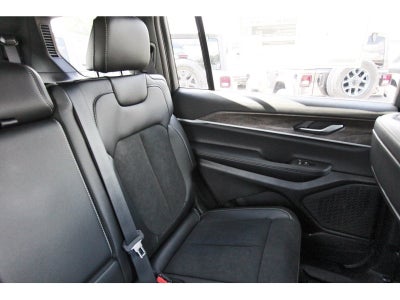 2027 Jeep Grand Cherokee L Laredo Altitude 4x2 *Ltd Avail*