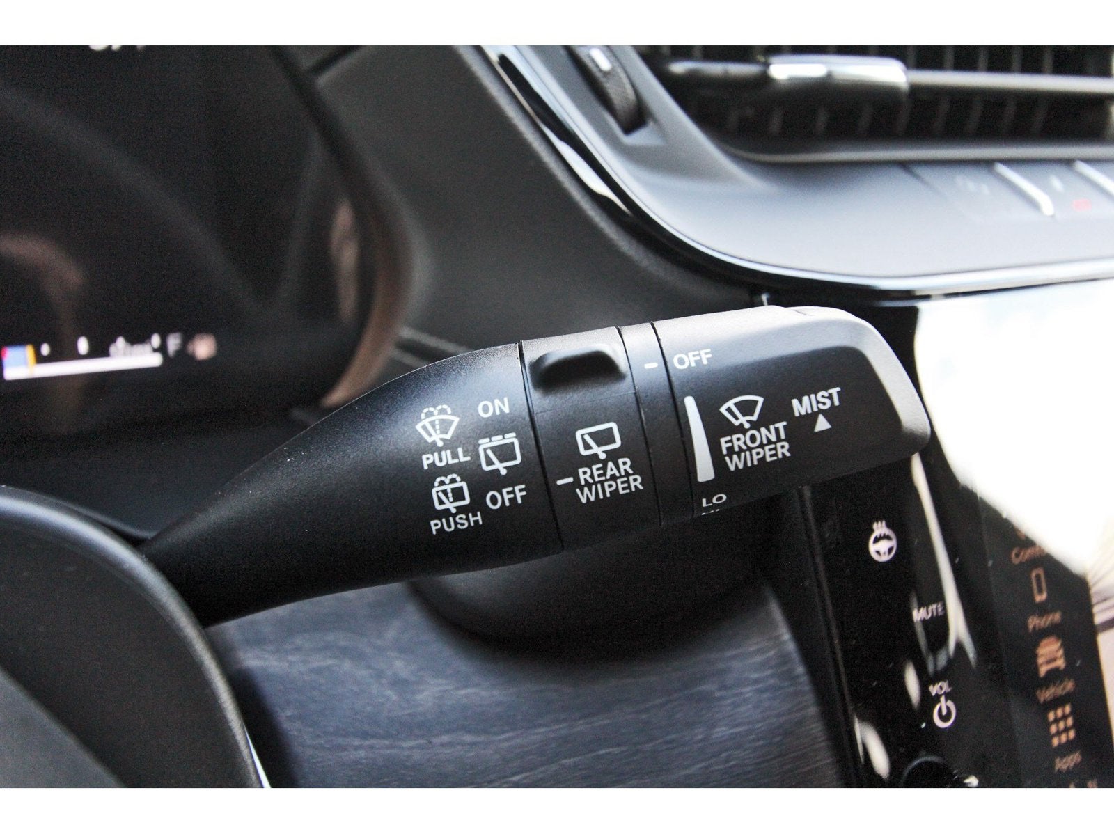 2027 Jeep Grand Cherokee L Laredo Altitude 4x2 *Ltd Avail*