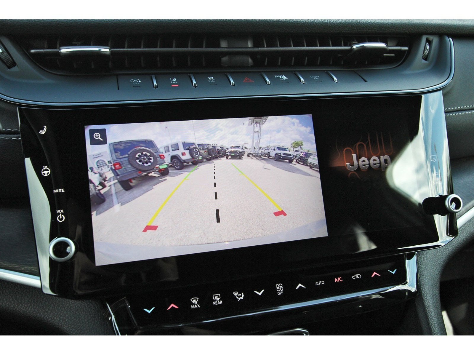 2027 Jeep Grand Cherokee L Laredo Altitude 4x2 *Ltd Avail*