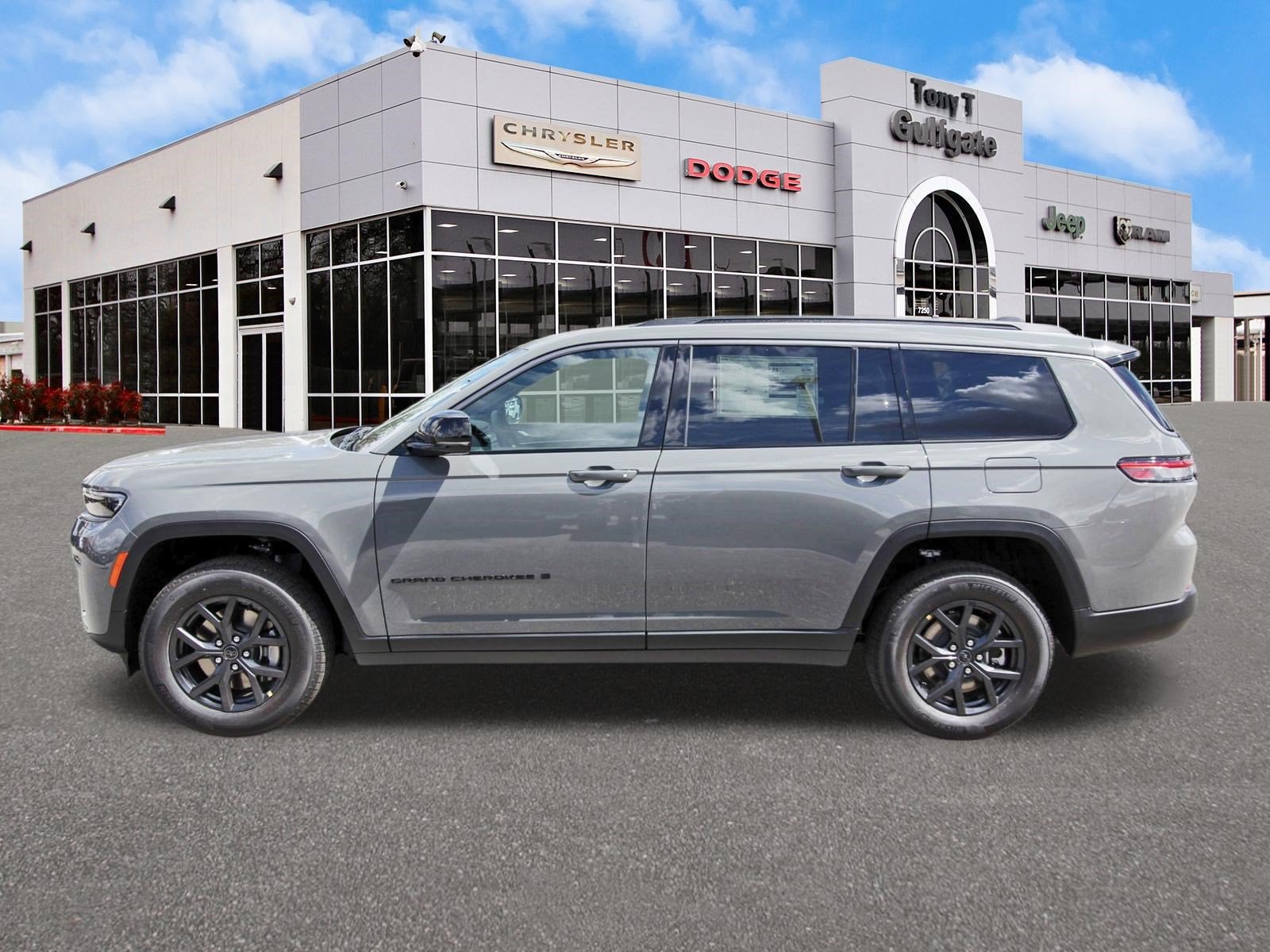 2027 Jeep Grand Cherokee L Laredo Altitude 4x2 *Ltd Avail*