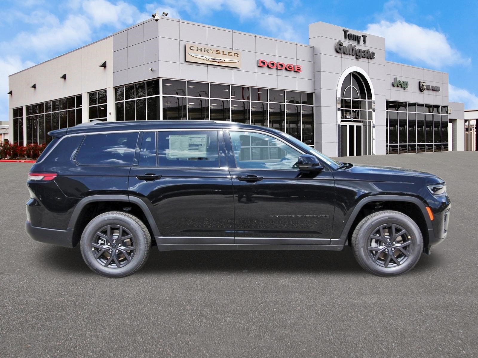 2027 Jeep Grand Cherokee L Laredo Altitude 4x2 *Ltd Avail*