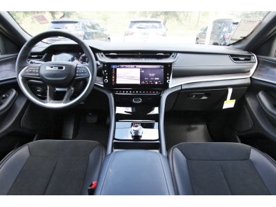 2027 Jeep Grand Cherokee L Laredo Altitude 4x2 *Ltd Avail*