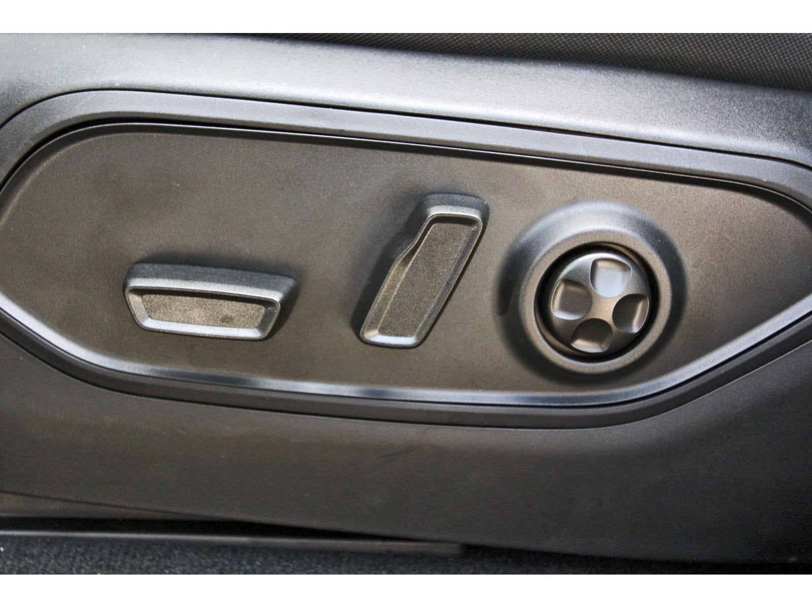 2027 Jeep Grand Cherokee L Laredo Altitude 4x2 *Ltd Avail*