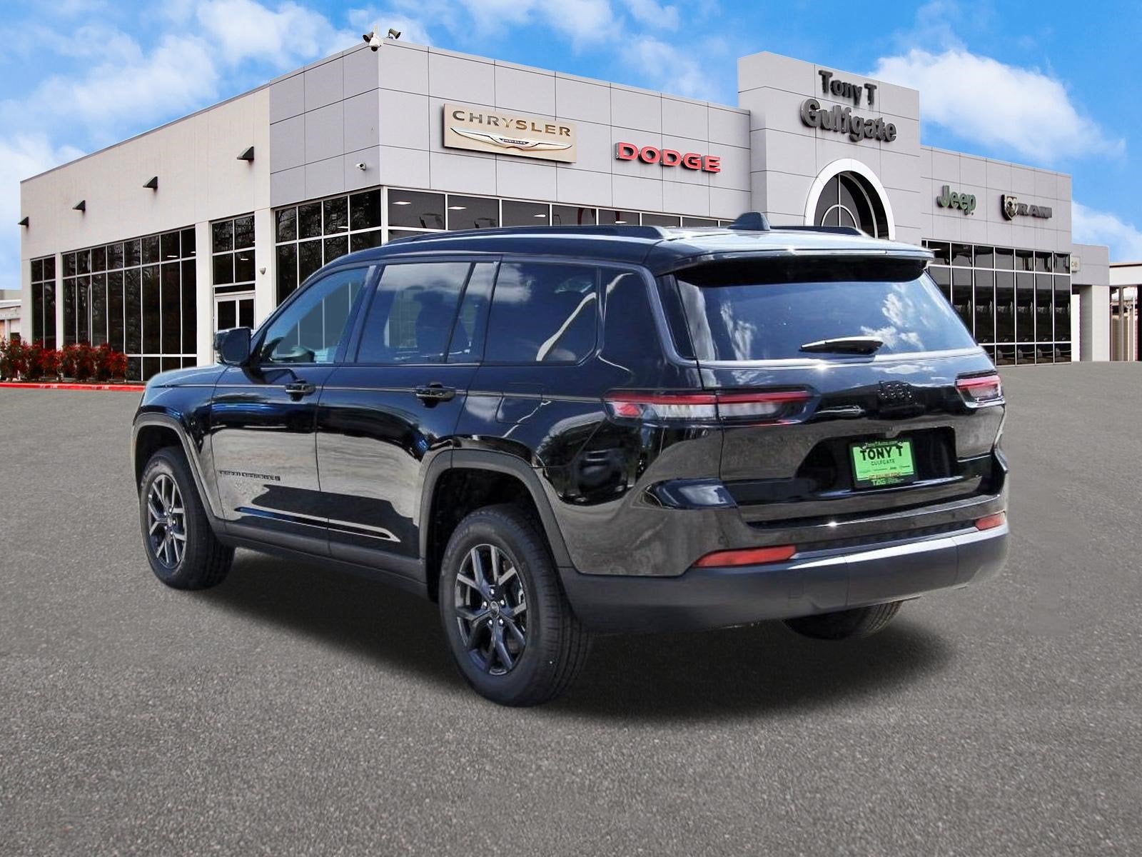 2027 Jeep Grand Cherokee L Laredo Altitude 4x2 *Ltd Avail*