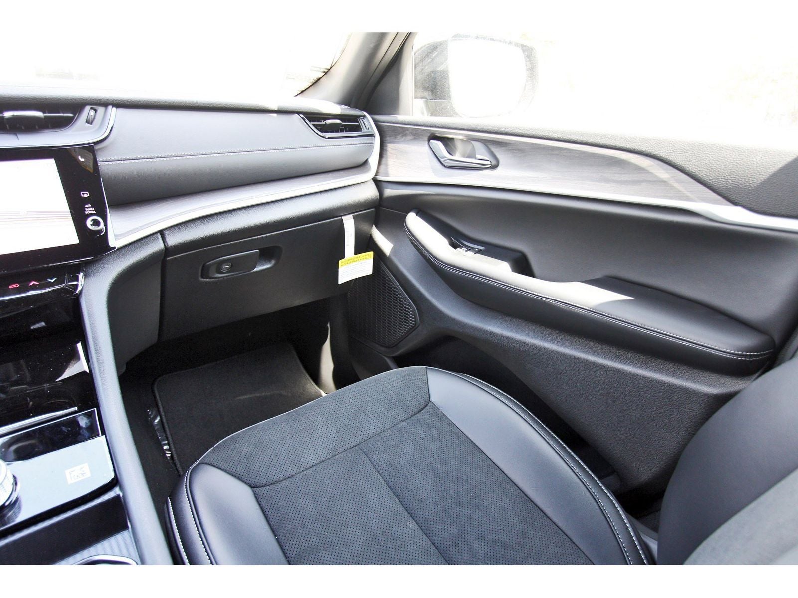 2026 Jeep Grand Cherokee L Laredo Altitude 4x2