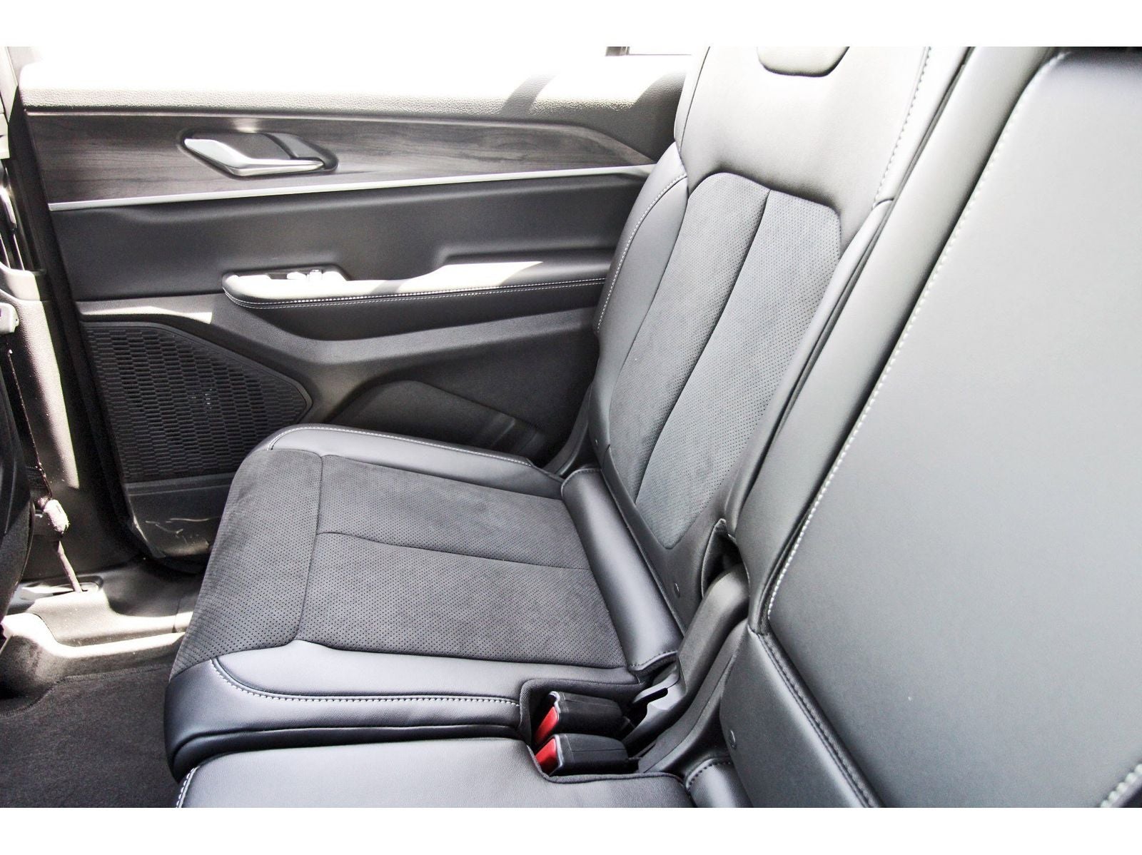 2026 Jeep Grand Cherokee L Laredo Altitude 4x2