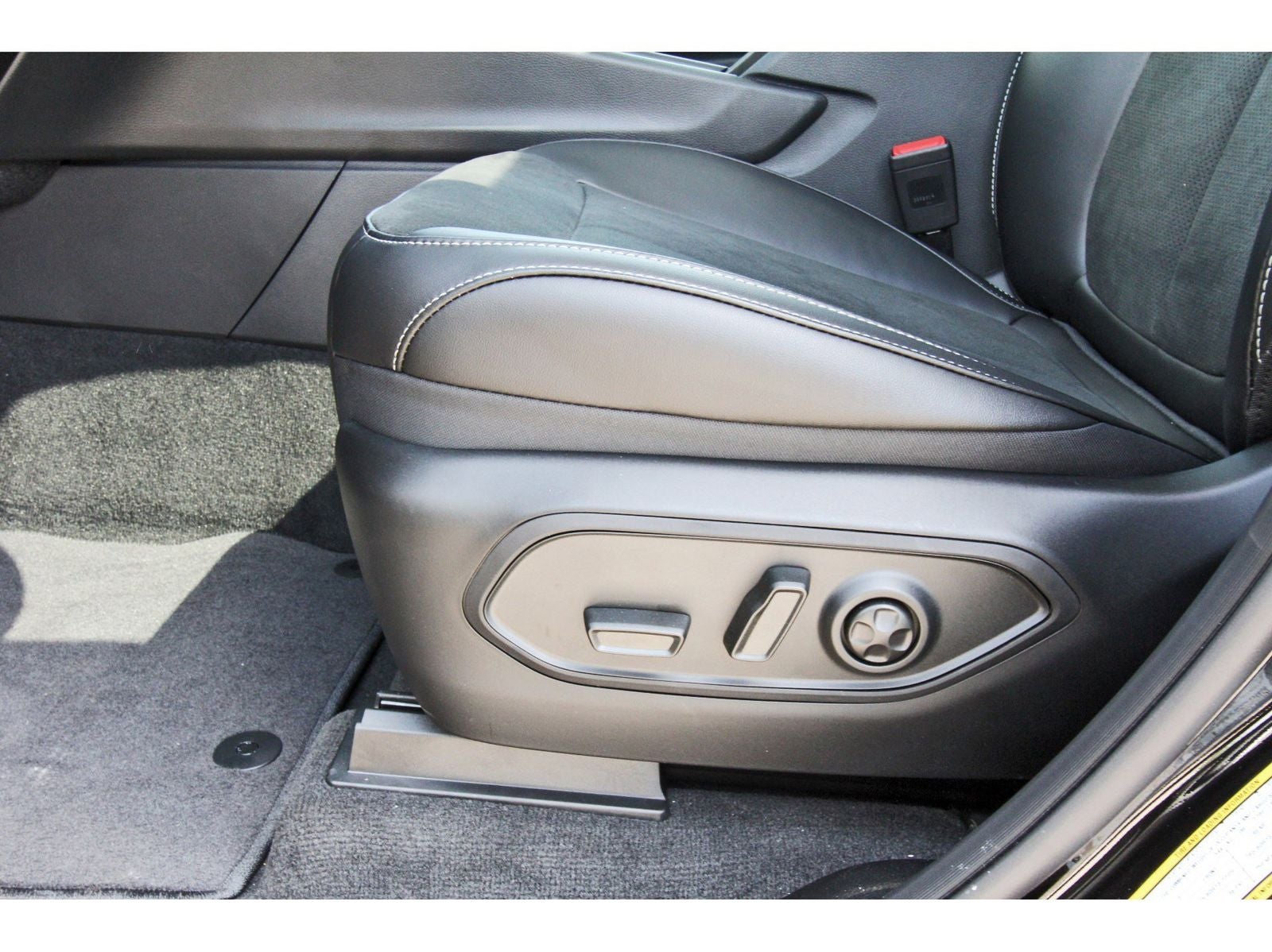 2026 Jeep Grand Cherokee L Laredo Altitude 4x2