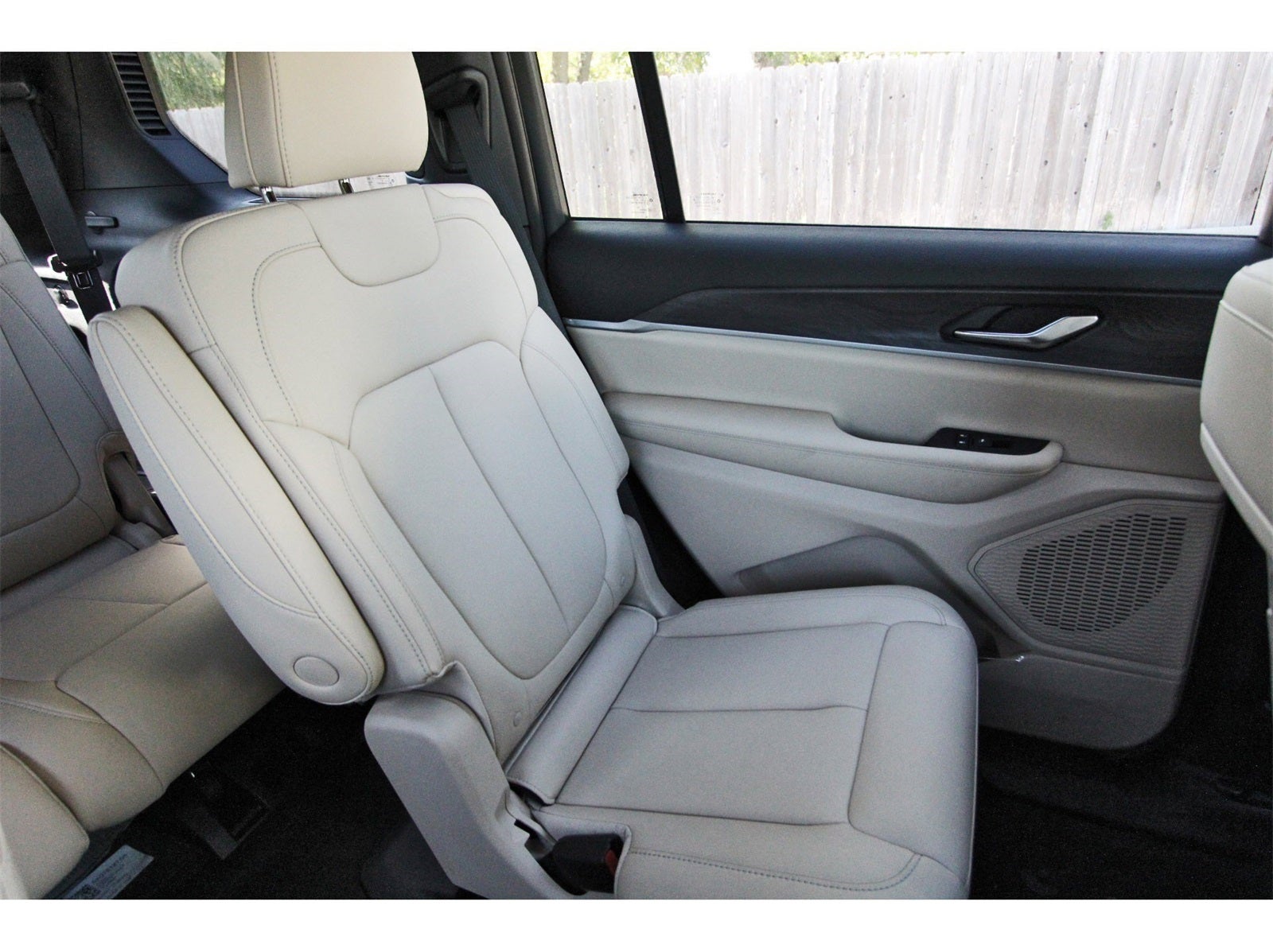 2025 Jeep Grand Cherokee L Limited 4x2