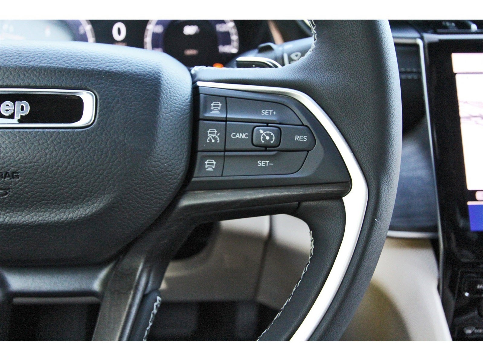 2025 Jeep Grand Cherokee L Limited 4x2