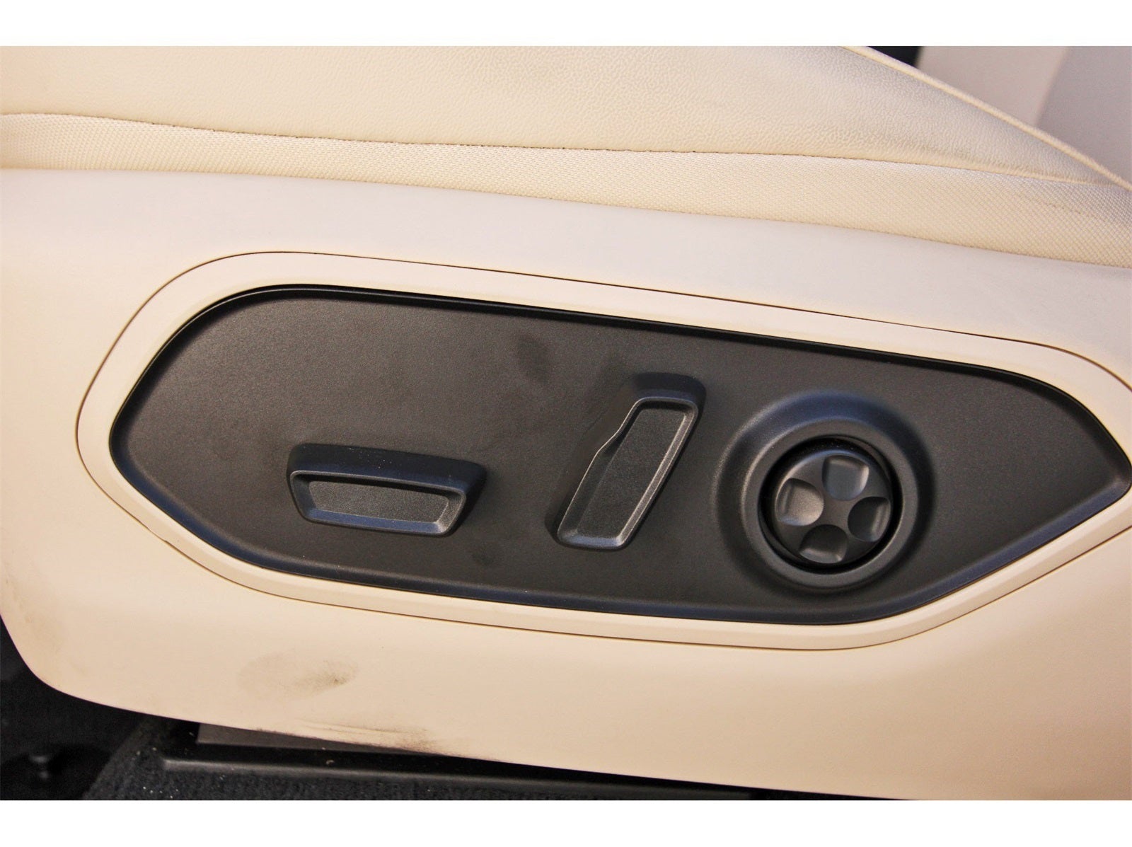 2025 Jeep Grand Cherokee L Limited 4x2