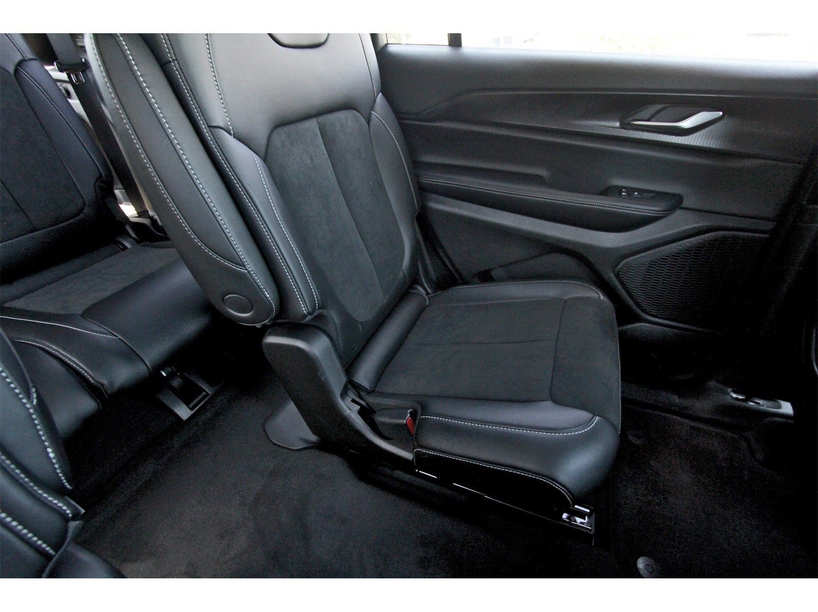 2025 Jeep Grand Cherokee L Altitude X 4x4