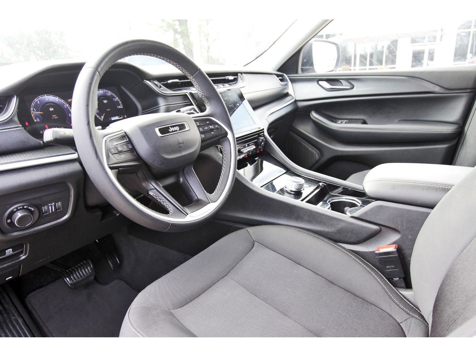 2023 Jeep Grand Cherokee L Laredo