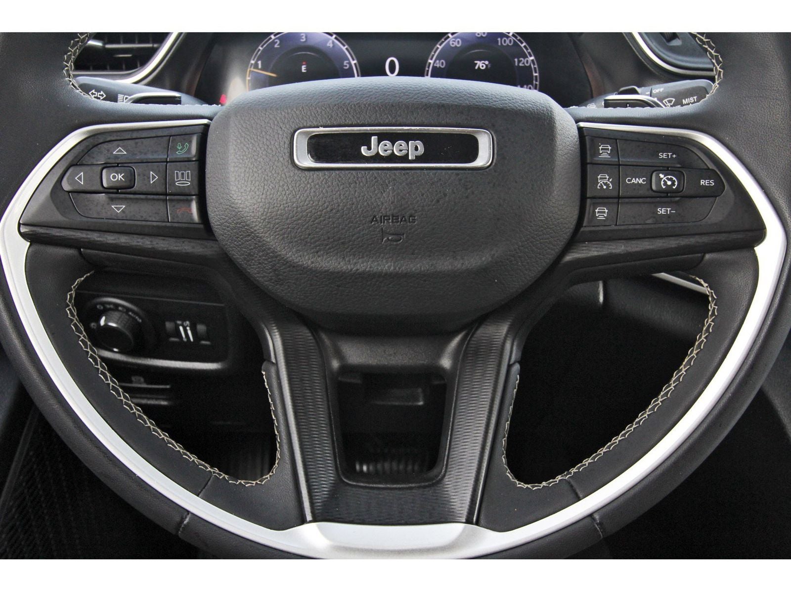 2023 Jeep Grand Cherokee L Laredo