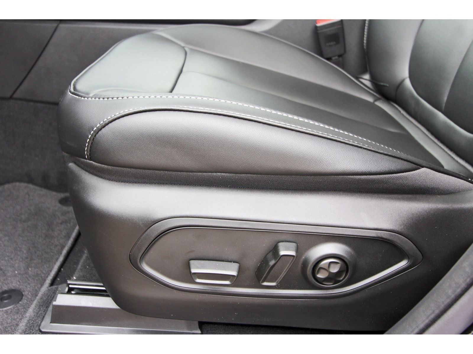 2026 Jeep Grand Cherokee L Limited 4x4