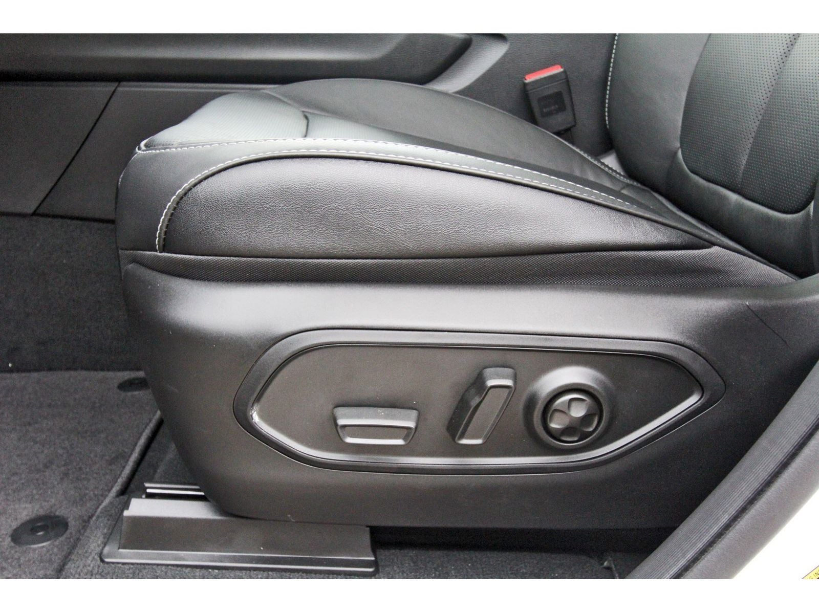 2026 Jeep Grand Cherokee L Limited Reserve 4x4