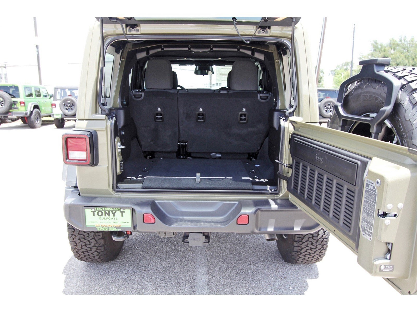 2025 Jeep Wrangler Willys 4 Door 4x4