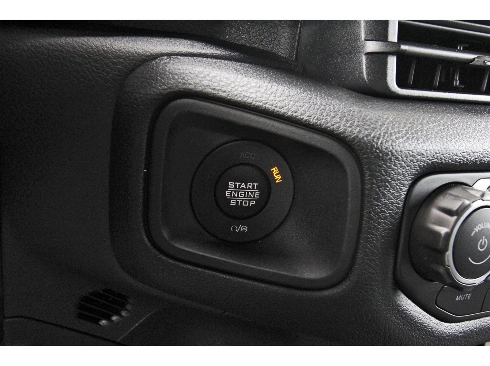 2025 Jeep Wrangler Willys 4 Door 4x4