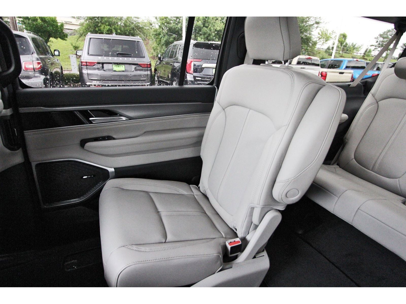 2026 Jeep Grand Wagoneer L 4x2