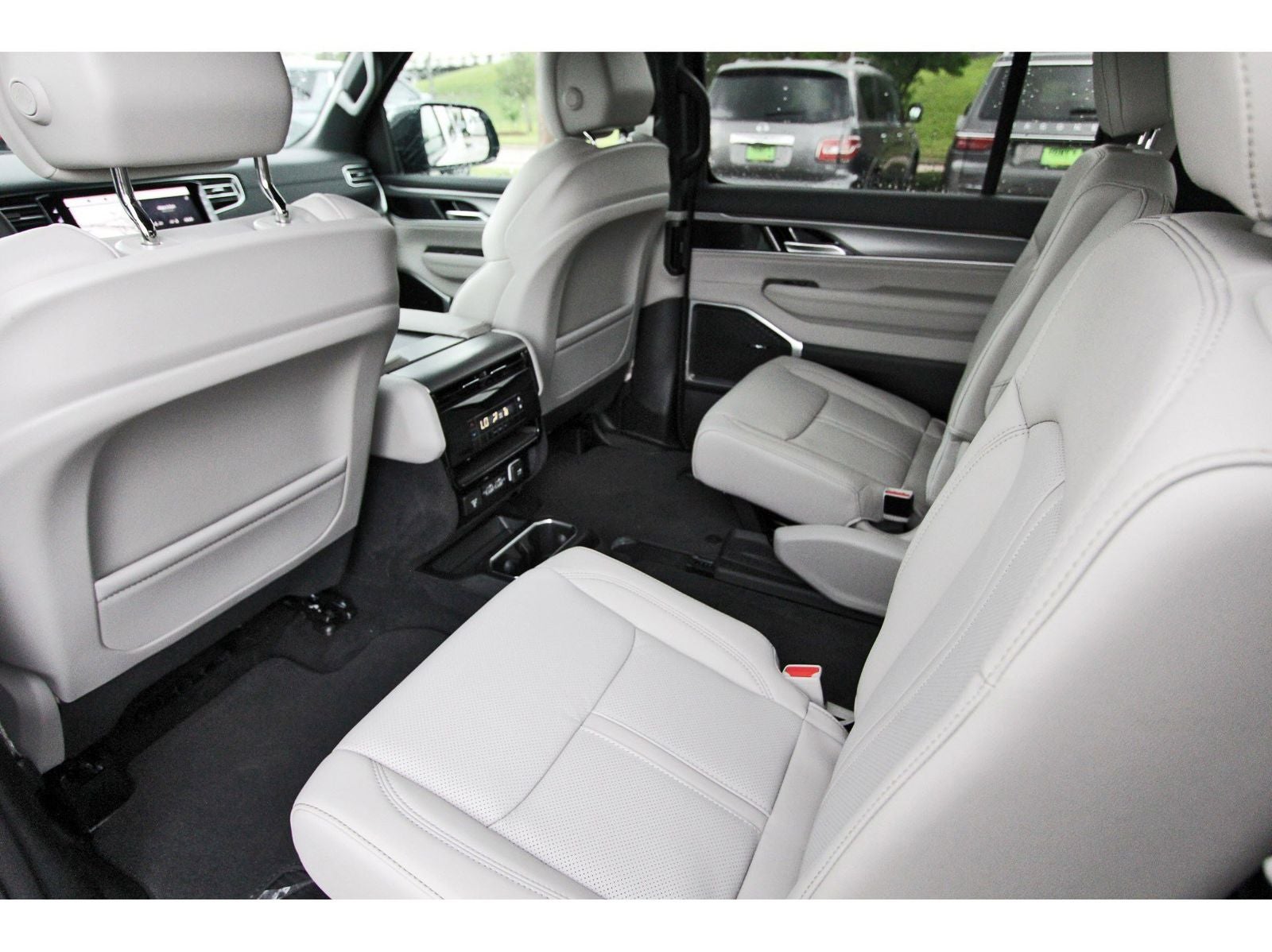 2026 Jeep Grand Wagoneer L 4x2