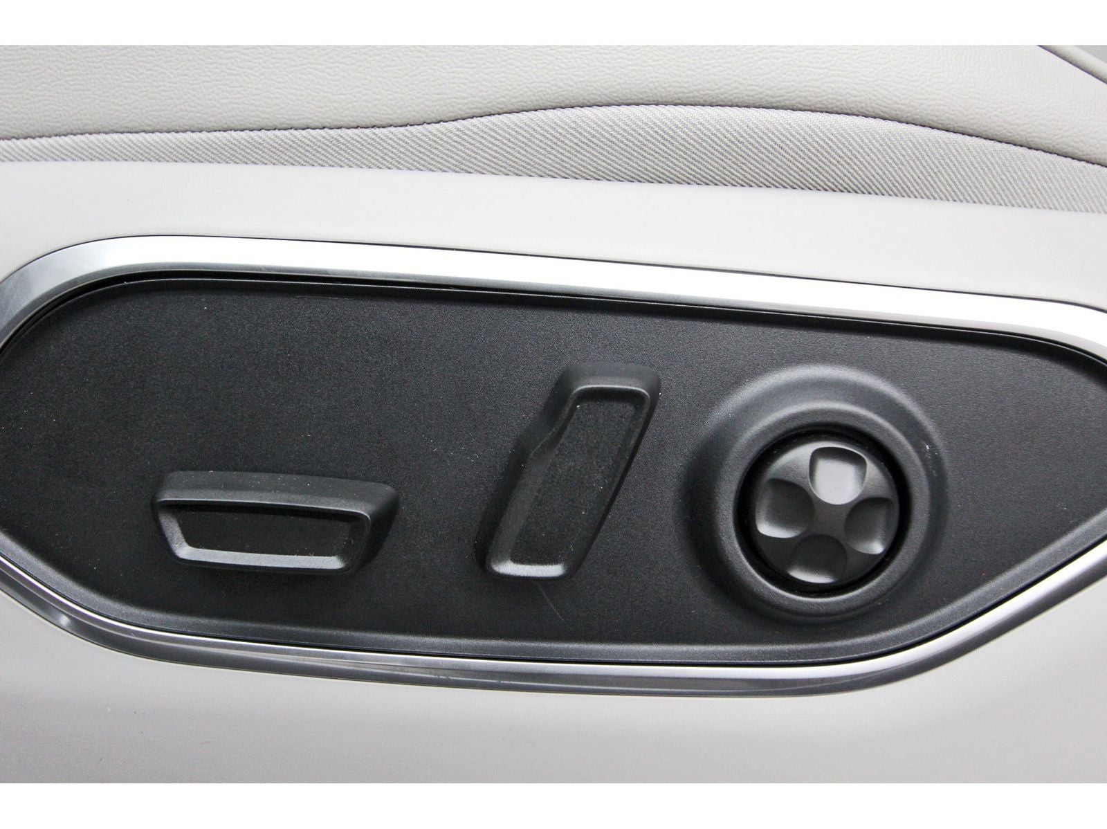 2026 Jeep Grand Wagoneer L 4x2