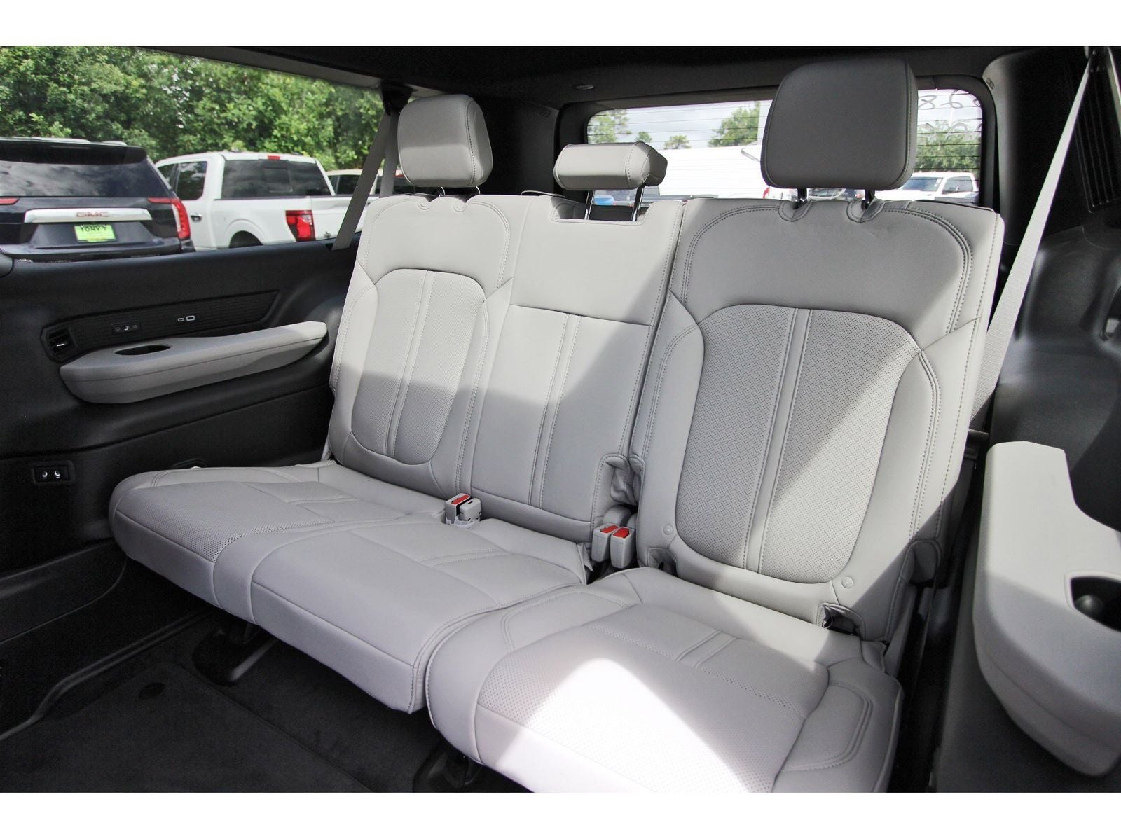 2026 Jeep Grand Wagoneer L 4x2