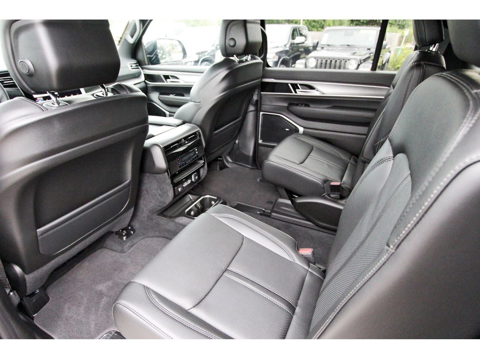 2026 Jeep Grand Wagoneer L 4x2