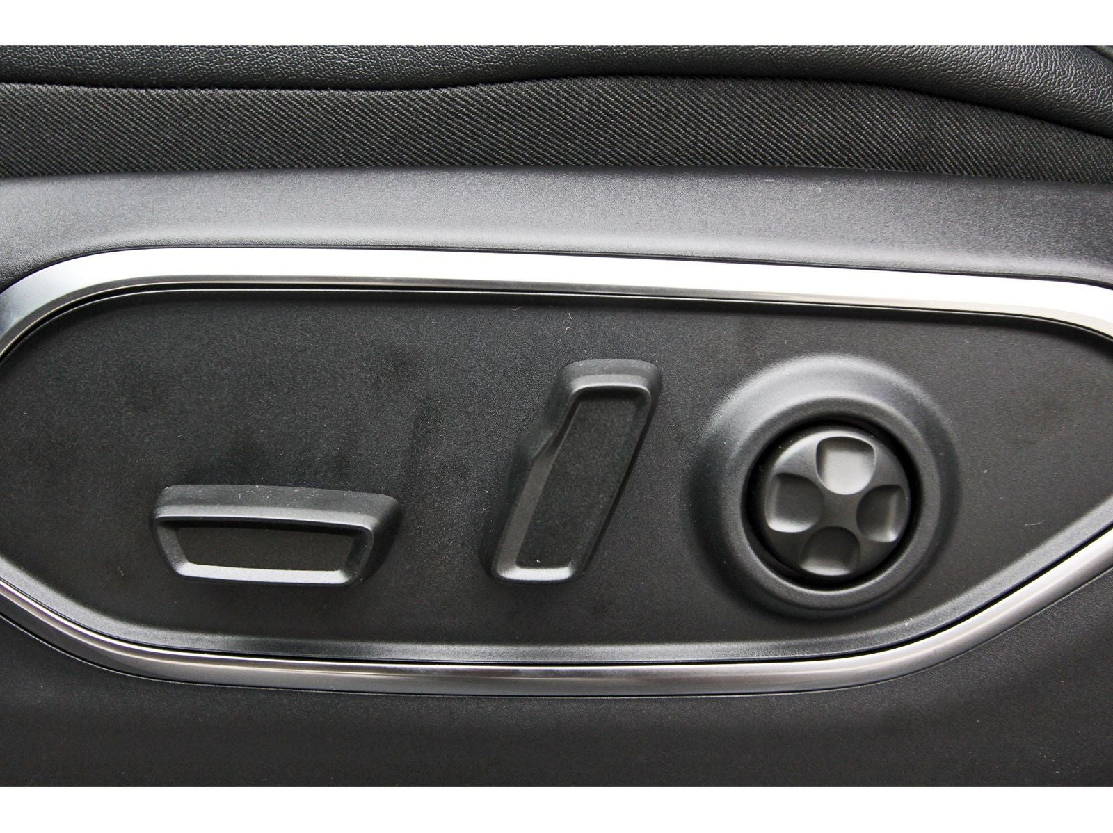 2026 Jeep Grand Wagoneer L 4x2