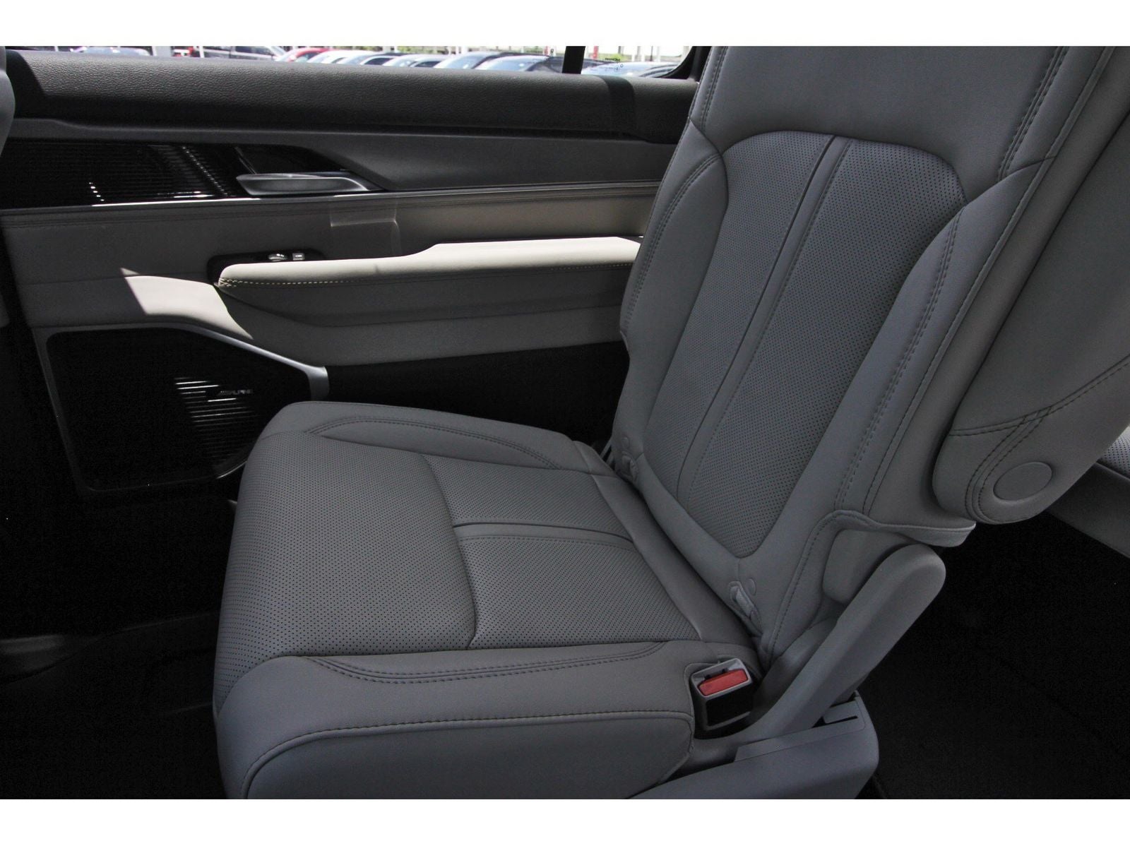 2026 Jeep Grand Wagoneer 4x2