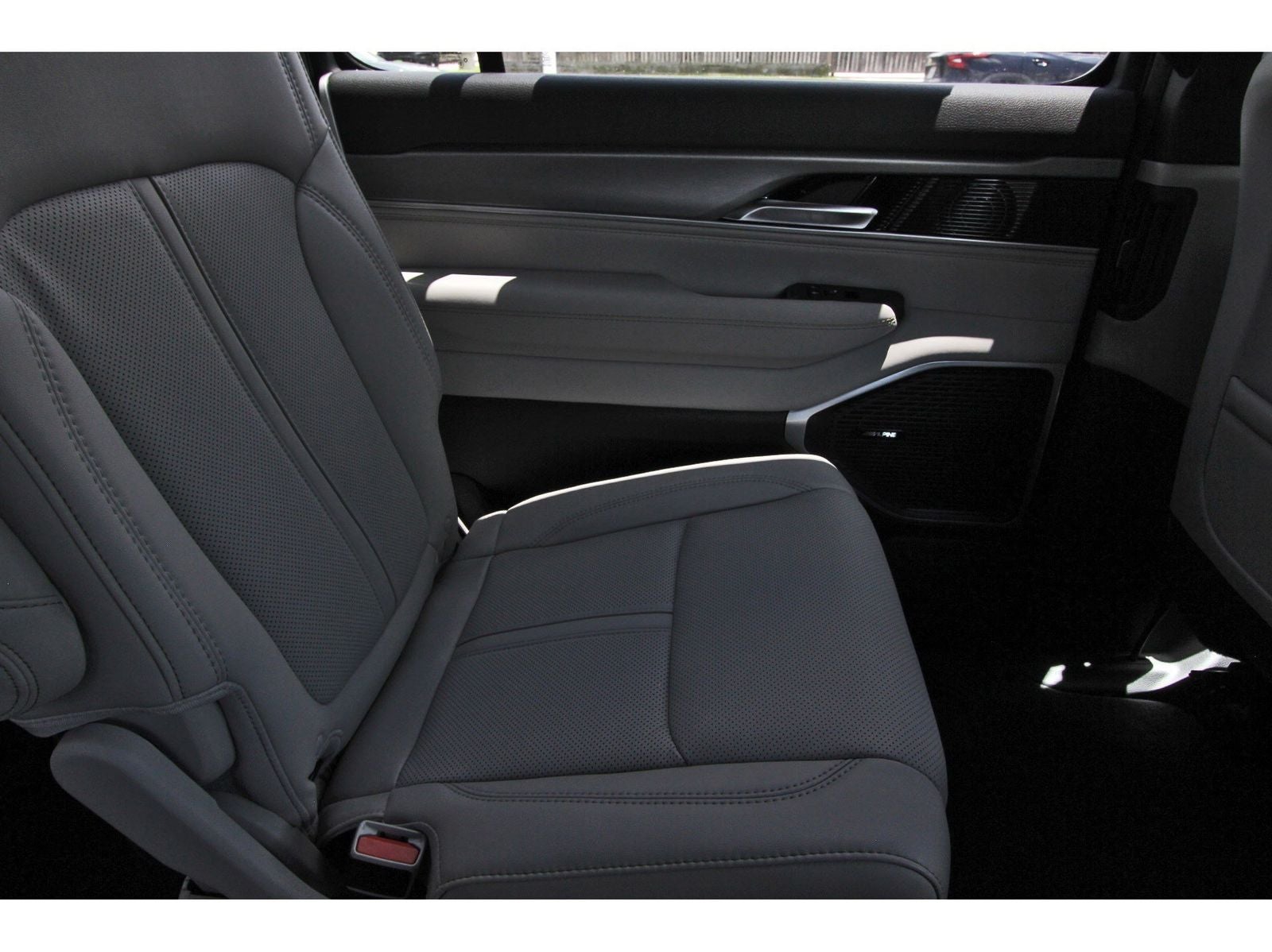 2026 Jeep Grand Wagoneer 4x2