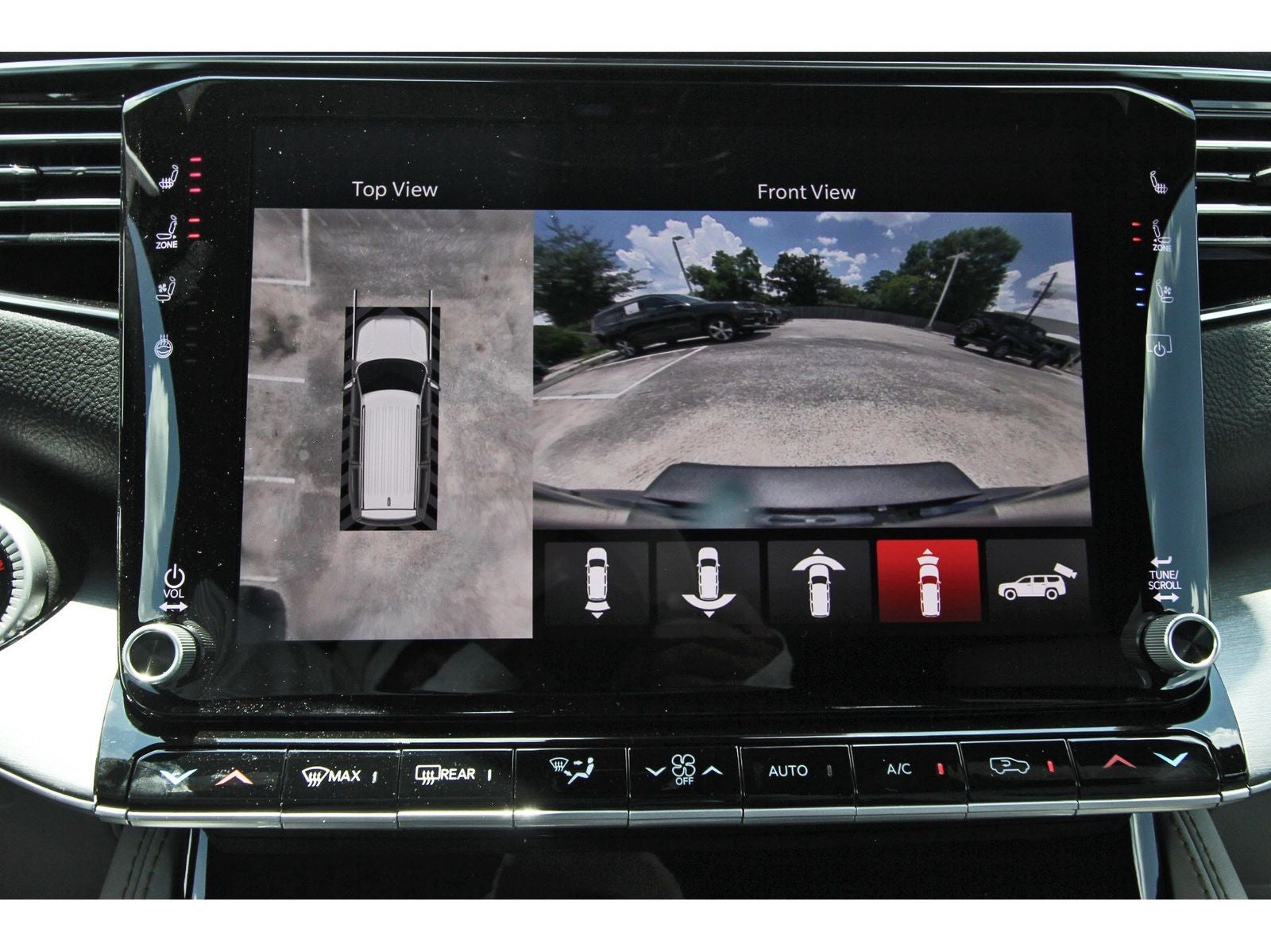 2026 Jeep Grand Wagoneer 4x2