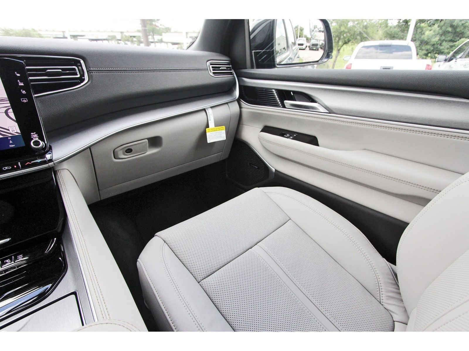 2026 Jeep Grand Wagoneer 4x2