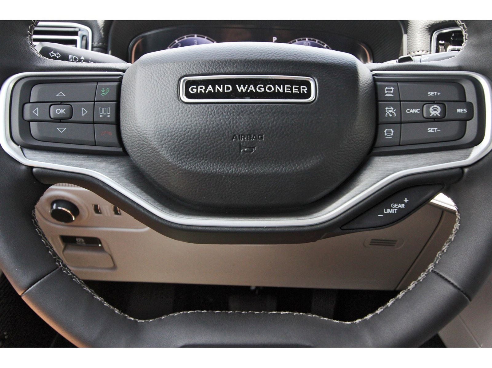 2026 Jeep Grand Wagoneer 4x2